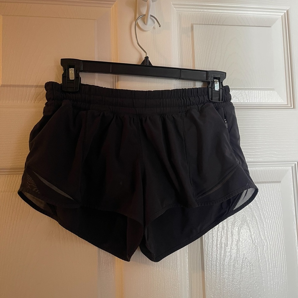 Black size 4 hotty hot shorts